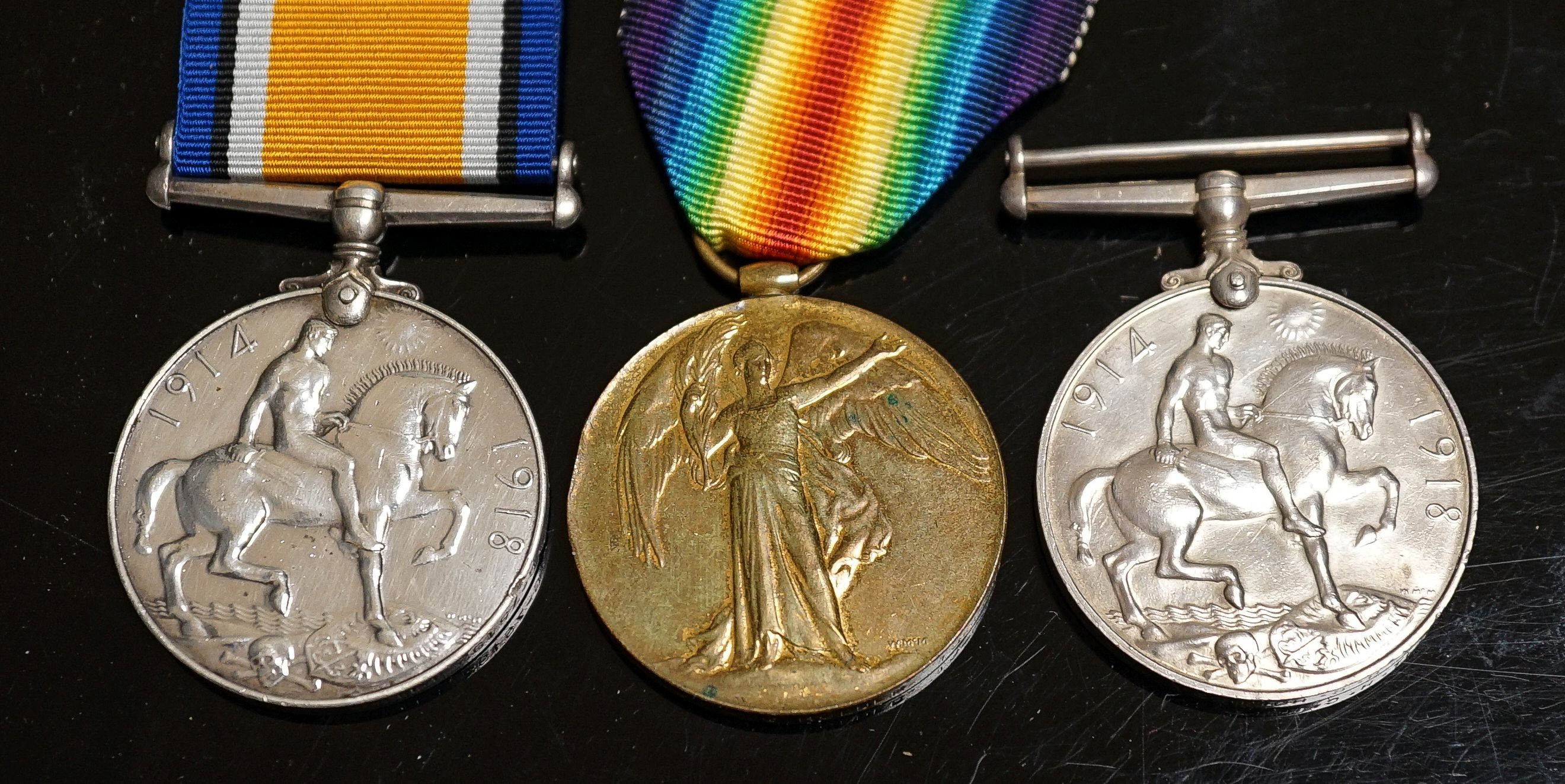 WWI medals - pair to 3206 SJT. H.C. Holder 16-LOND. R. and Victory medal to G-75192 PTE. A. MILLER. R. FUS.